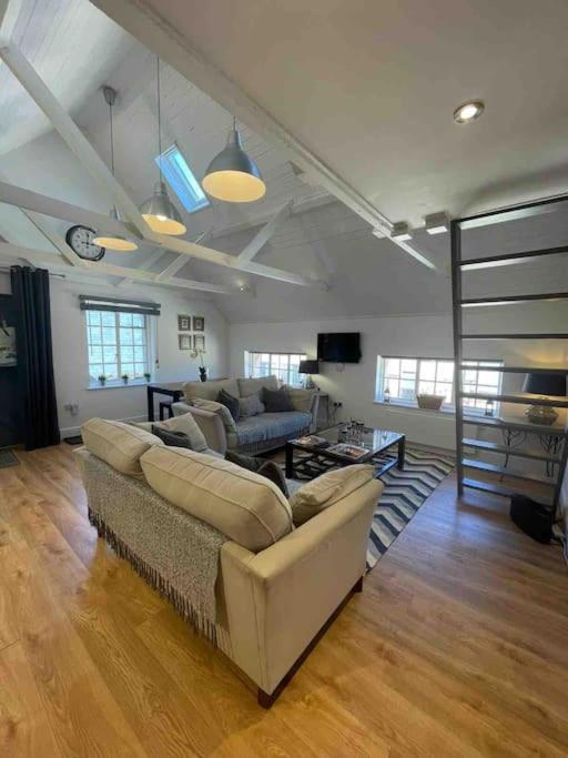 The Coach House Apartment