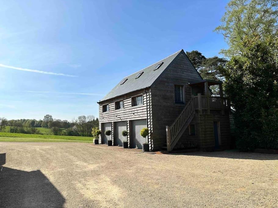 The Coach House Apartment